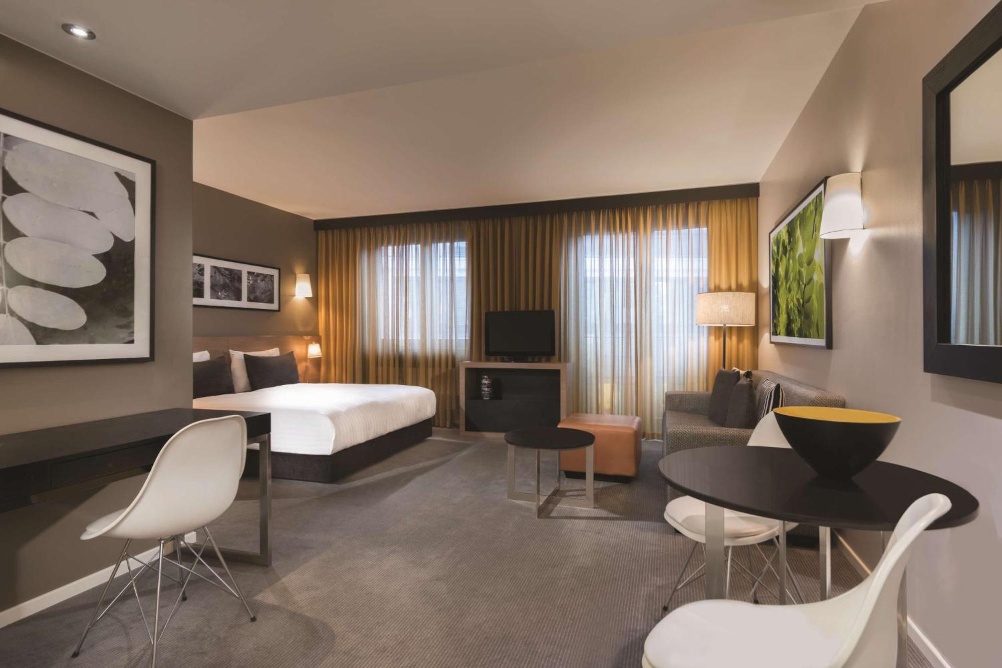 Studio,1212133897:JPEG